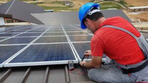 Top-3-essential-skills-of-the-ideal-solar-technician